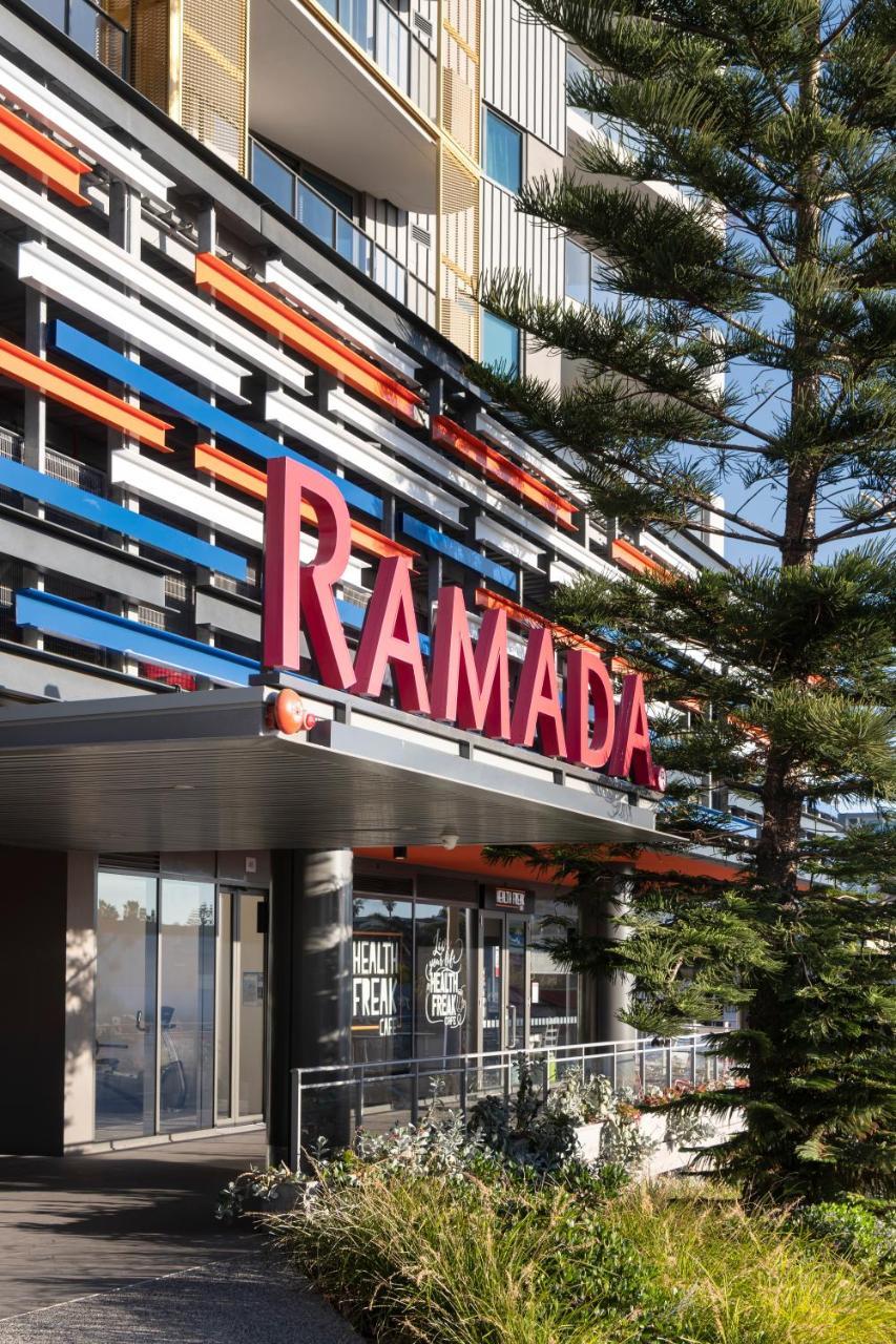 Ramada By Wyndham Vetroblu Scarborough Beach Перт Экстерьер фото